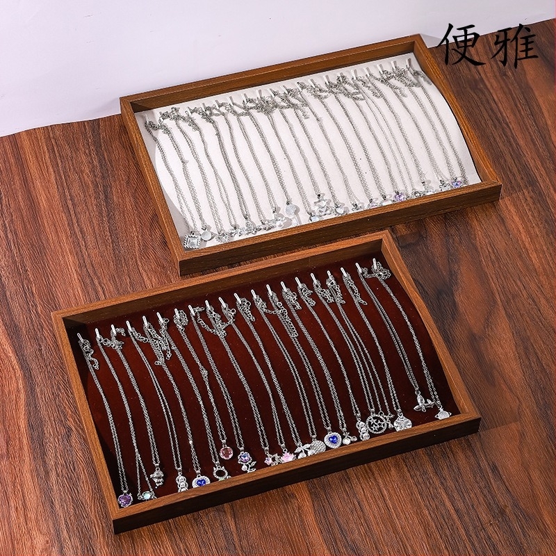 Držač za izlaganje ogrlica – flanelna ploča, Benya, jednoslojna, umjetnički stil