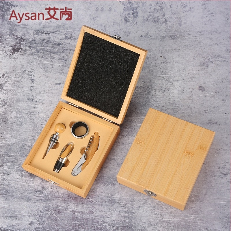 Set pribora za vino – Otvarač boca od bambusa, 4-dijelni set (otvarač, zatvarač, izljevnik, prsten) – moderan stil