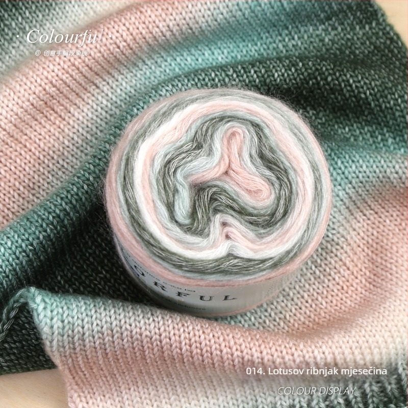 Gomilica vune s gradientnom bojom za ručno pletenje – Spray-spun, srednja debljina