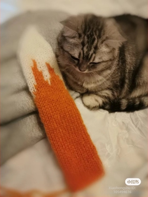 Ručni izradeni dječji šal s motivom lisice, topao za zimu, poliester tkanina (>96% poliester).