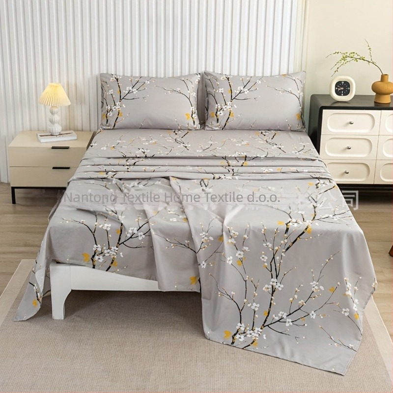 Burberry četverodijelni set posteljine – Materijal: kemijska vlakna; Uzorak: biljni cvjetni motiv; Otisak i bojanje: reaktivno bojanje; Tkanina: brushed; Težina: 800–1000 g