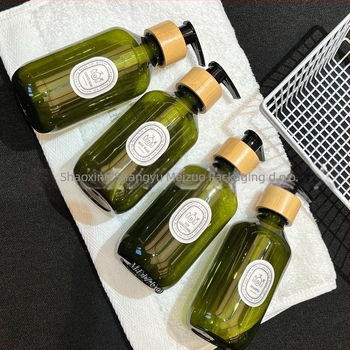 Dvostruki set bočica za šampon s doziranjem, pumpa od bambusa, PET materijal, proizvodnja Blow molding, kozmetičko pakiranje