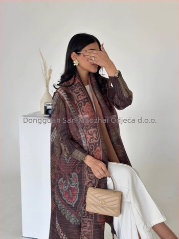 Three Small Houses Ženski plisirani dugi kaput-haljina s otiskom, nacionalni stil, poliester 95%+, presovana izrada, proljeće 2025