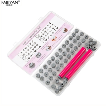 Set za otiskivanje noktiju s 48 zamjenjivih silikonskih glava s motivima leptira i cvijeća; Materijal: plastika; Neto težina 75–80 g