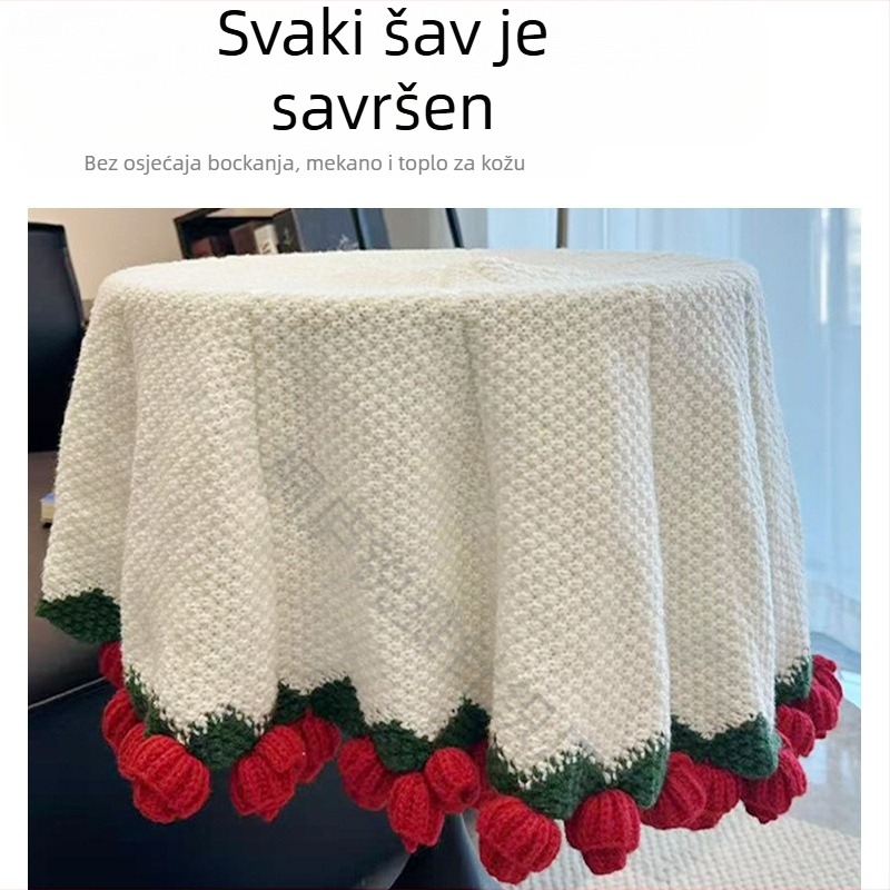 Ručno pleteni pokrivač s buketom ruža, cvjetni motivi — deka za odmor, dar za najbolje prijateljice