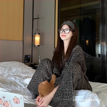 Ženske pidžame s leopard uzorkom, dugi rukavi, proljeće-jesen 2025, vintage stil, udobna kućna odjeća, dvodijelni set
