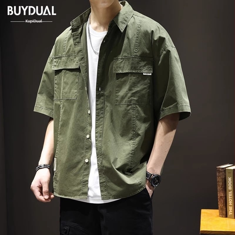 Muška košulja s labavim krojem, kratki rukavi, šiljasti ovratnik, dekorativna džep, jednobojna