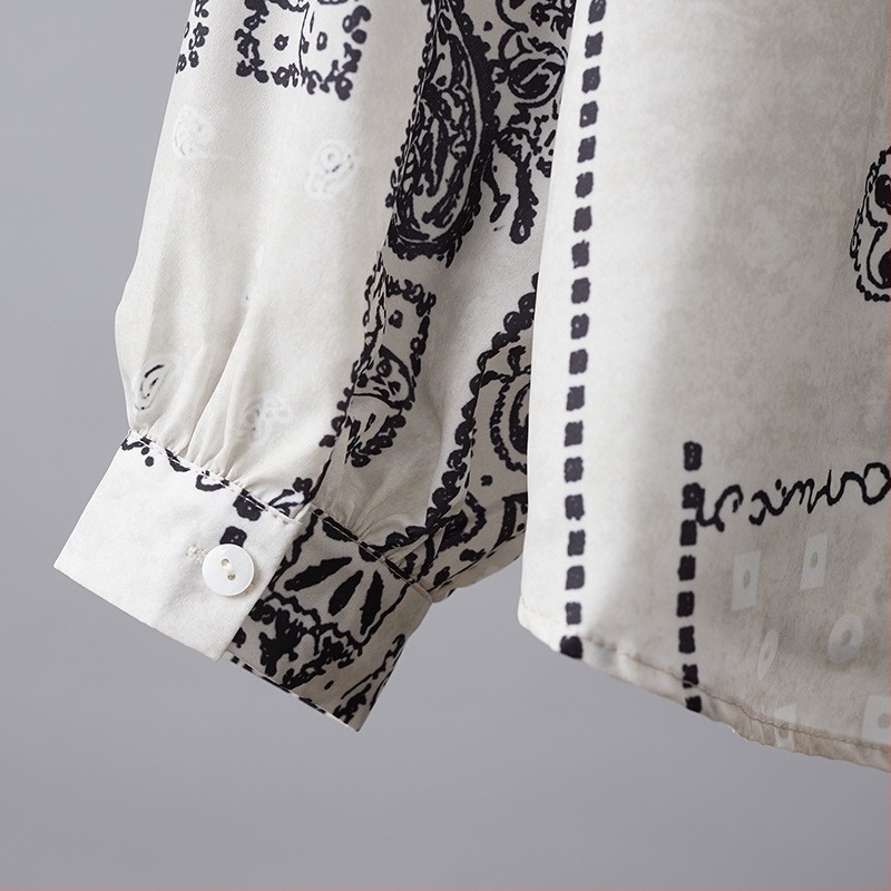 Ženska košulja s kapuljačom i dugim rukavima, cvjetnim uzorkom, materijal poliester-pamuk, ovratnik u obliku lotosova lista, duljina 50–65 cm, proljeće 2025