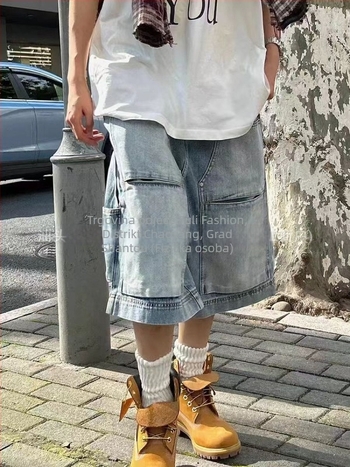 Traper kratke hlače s ravnim krojem, više džepova, skraćena dužina, srednji pojas, zatvarač
