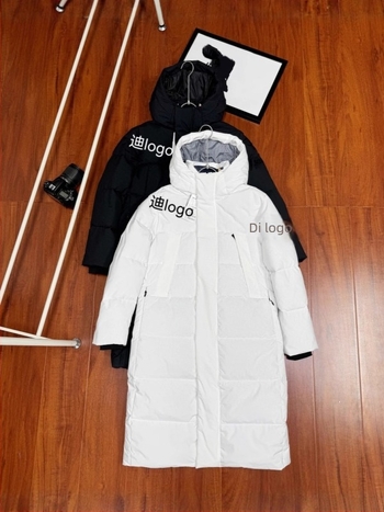 Jakna s kapuljom, punilo od pačjeg puha, sadržaj puha 86–90%, 384 g puha, zatvarač