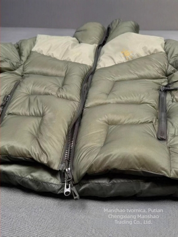 Jakna s perjem - 1000 punjenja goose down; lagana, prozračna, vodootporna, s kapuljom