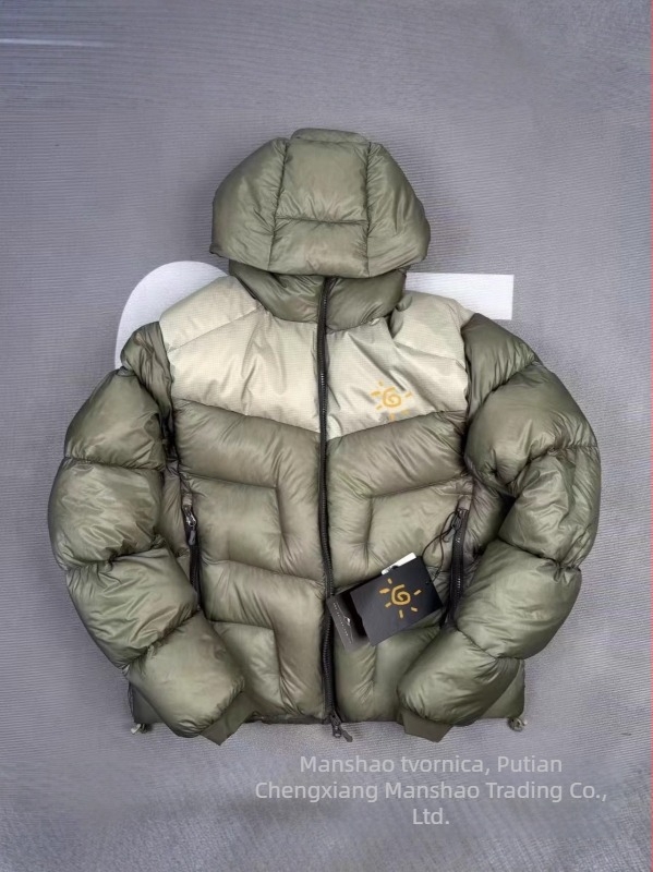 Jakna s perjem - 1000 punjenja goose down; lagana, prozračna, vodootporna, s kapuljom