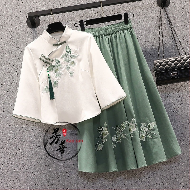Elegantni ženski kostim s suknjom – dvodijelni set s izvezenim gornjim dijelom u Tang stilu, jednobojan, poliester, suknja srednje duljine, ½ rukava, proljeće 2025