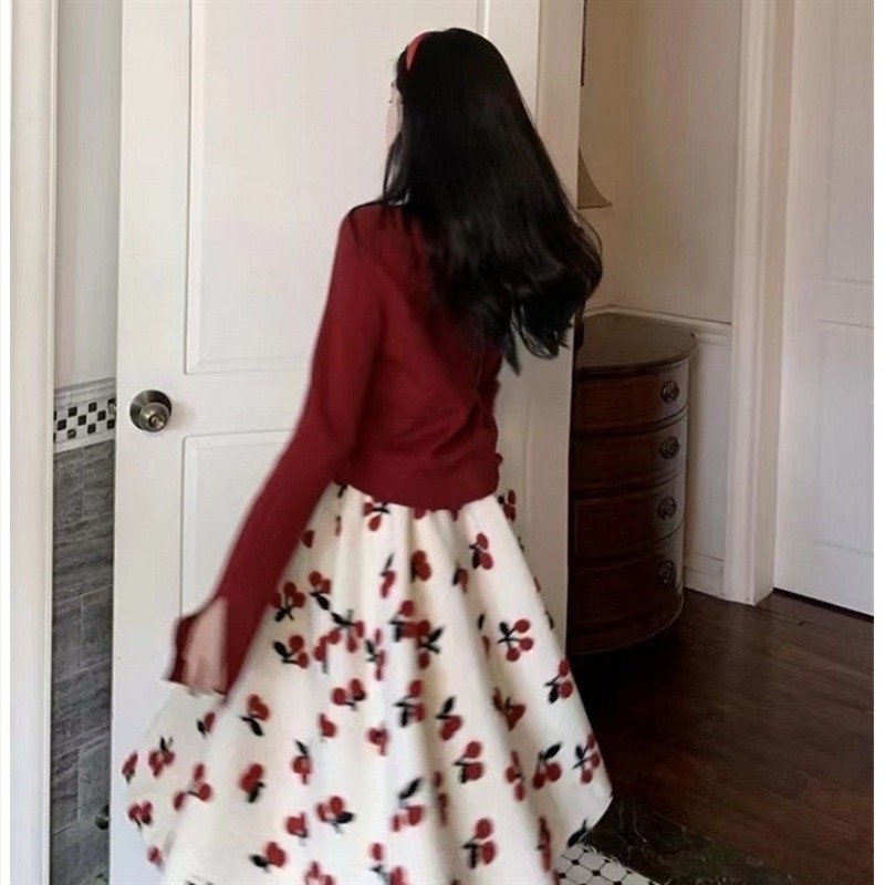 Trudnički dvodijelni set: pulover i suknja, dugi rukavi, najlon 95%+, srednje duljine suknja