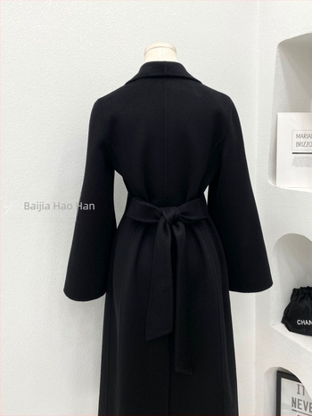 Ženski vuneni kaput, silueta s uskom struku i hourglass oblikom, mješavina vune i kašmira, dugačak 80–100 cm, zvonasti rukavi