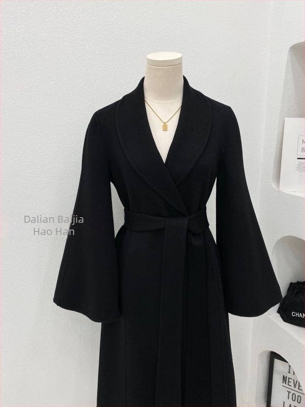 Ženski vuneni kaput, silueta s uskom struku i hourglass oblikom, mješavina vune i kašmira, dugačak 80–100 cm, zvonasti rukavi