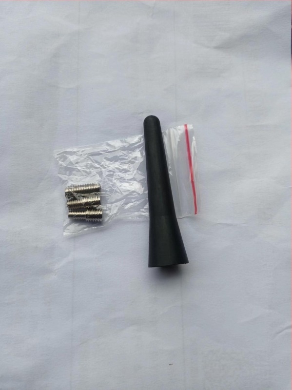 Auto radio antena s navojnom instalacijom; univerzalna kompatibilnost; rad na 12 V; obrada i prilagođavanje dostupni (Instalacija: navojna; Napajanje: 12 V; Kompatibilnost: univerzalna; Obrada i prilagođavanje: dostupni)