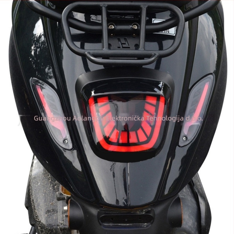 LED prednje i stražnje signalne lampice Vespa Sprint 50/125/150 (2014–2023), OT038, ABS, 12V