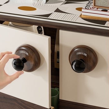 Ručka za vrata sa usisnom čašicom i kukom za vrata, garderobu i prozore — bez bušenja, model 985, materijal: svilen cvijet