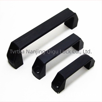 Qigu četverokutna najlonska plastična ručica za strojeve - modeli C90/C120/C180; Materijal: inženjerska plastika; Namjena: elektromehanička oprema, električne kutije, ormari i stroje