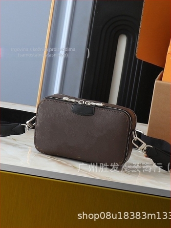 Muška torba za prsnu zonu preko ramena, gradski stil, prava koža, monogram uzorak, poliester podstava, antibakterijska