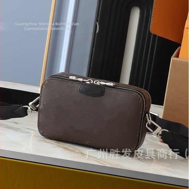 Muška torba za prsnu zonu preko ramena, gradski stil, prava koža, monogram uzorak, poliester podstava, antibakterijska