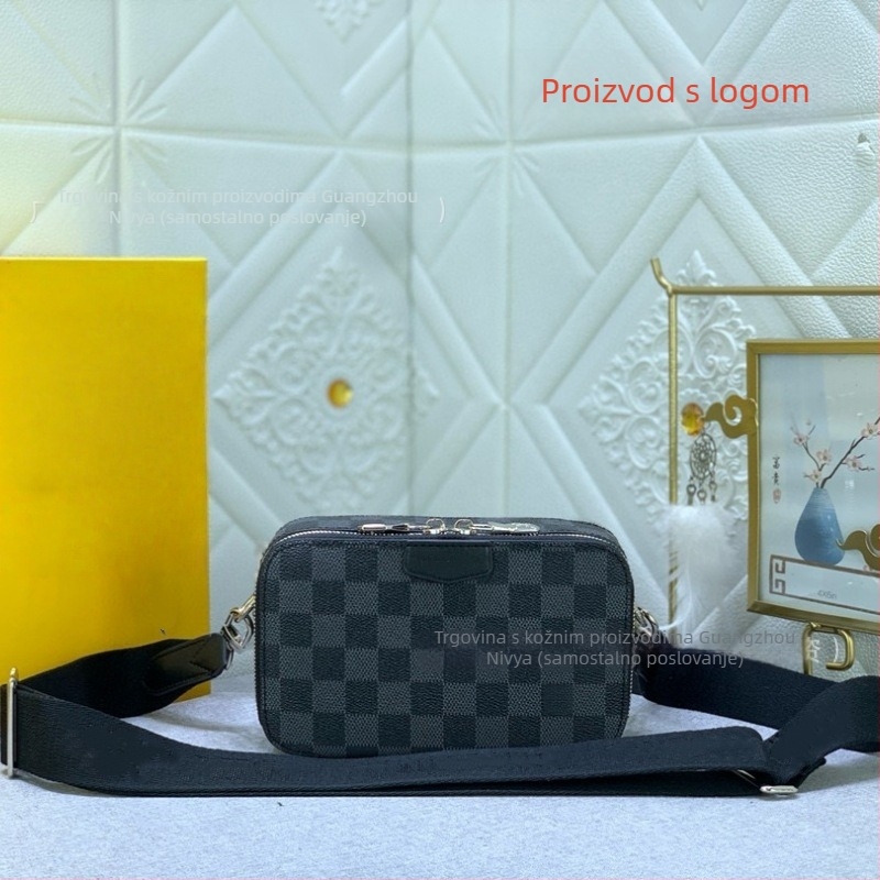 Muška torba preko ramena s kariranim uzorkom, koža prvog sloja teleće kože, podstava od platna, pogodna za poslovna putovanja