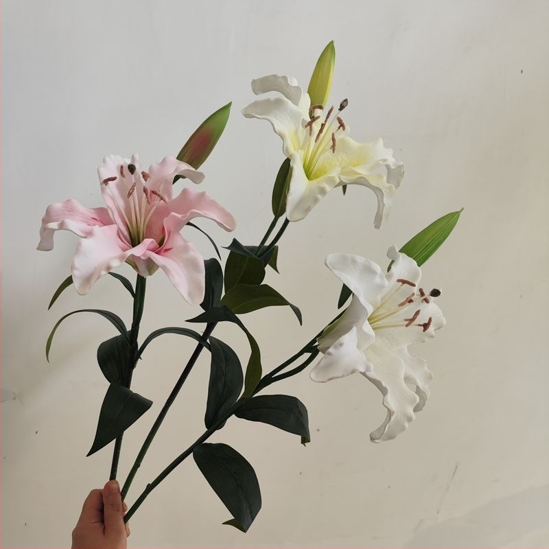 Set umjetnog cvijeća s dvostruko glavama ljilana i gypsophila; materijali: sušeno cvijeće, svileno cvijeće; tekstura nježna na dodir; namjena: vjenčanja, hotelska dekoracija, blagdanski dekor, rekviziti za fotografije