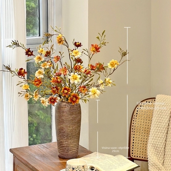 Cvjetni buket od umjetnih svilenih cvjetova - margarete, u stilu ulja za kućnu dekoraciju; izrada: oblikovanje, flokiranje, reljef; sorta: margareta; namijenjeno za vjenčanja, fotografije na otvorenom, kućnu dekoraciju