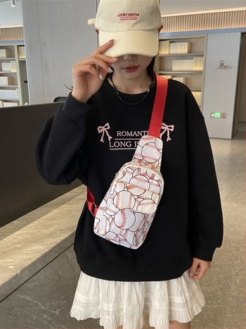 Damska nylon crossbody torbica s zatvaračem; unutarnji džepovi: džep sa zatvaračem, džep za telefon, džep za prijenosno računalo; trodimenzionalni vanjski dizajn; podstava poliester-pamuk