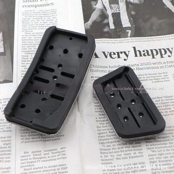 Ford Mustang pedale kočnice i papučice gasa – nehrđajući čelik, OEM marka, montaža bez bušenja