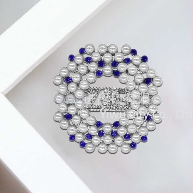 Elegantna broš od legure s dijamantima i perlama, korzaga i rever pin za odijelo