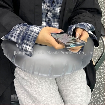 Naduvljiva PVC jastučnica Crescent U oblik Leisure stil, Virtue marka, model 452822, težina 200 g.