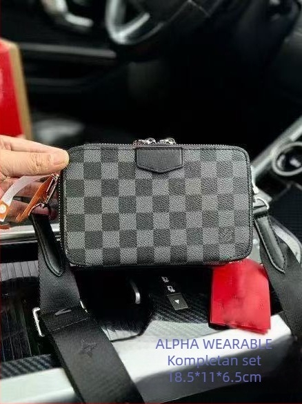 Muška crossbody torba za rame - PVC, bez podstave, za 8-inčni laptop, uzorak s slovima, u kutiji