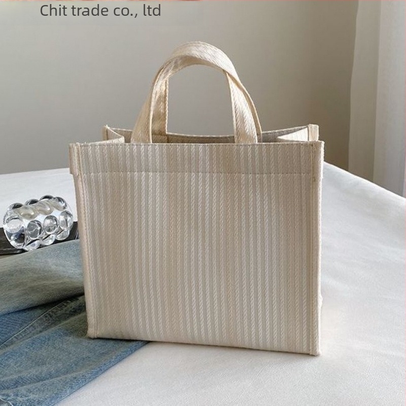 Nova torbica, stil malog kvadratnog oblika, poliester, podstava od pamuka, proljeće 2025, Bin