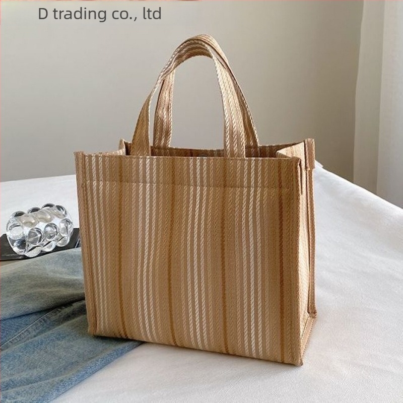 Nova torbica, stil malog kvadratnog oblika, poliester, podstava od pamuka, proljeće 2025, Bin