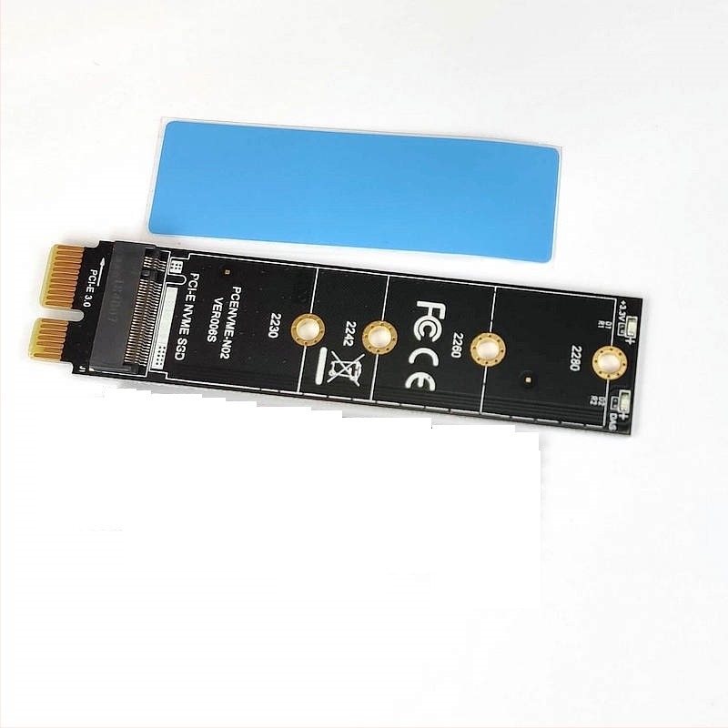 PCIe na M.2 NVMe/NGFF dvostruka adapter kartica za desktop — PCIe-bazirana, dva M.2 utiča, prijenos podataka do 3000, uključuje kabel za podatke, vijke i silikonsku podlogu za hlađenje