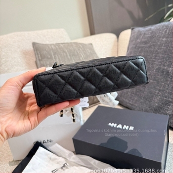 Jasmine box torba od praveće kože s quilt uzorkom, kvadratnog oblika, zatvarač na zip, jedna remenica, poliester podstava, horizontalni kvadratni oblik, jesen 2025 izlazak