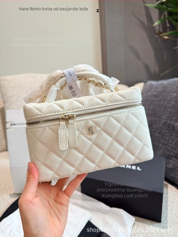 Jasmine box torba od praveće kože s quilt uzorkom, kvadratnog oblika, zatvarač na zip, jedna remenica, poliester podstava, horizontalni kvadratni oblik, jesen 2025 izlazak