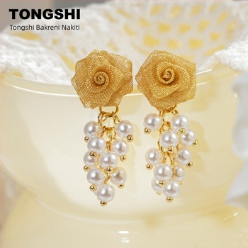 Naušnice – oblik cvijeta, cinkova legura, elektroplatiranje, keramički ušni čepi, stil osoban, proljeće 2025