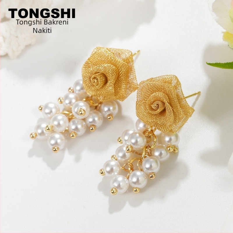 Naušnice – oblik cvijeta, cinkova legura, elektroplatiranje, keramički ušni čepi, stil osoban, proljeće 2025