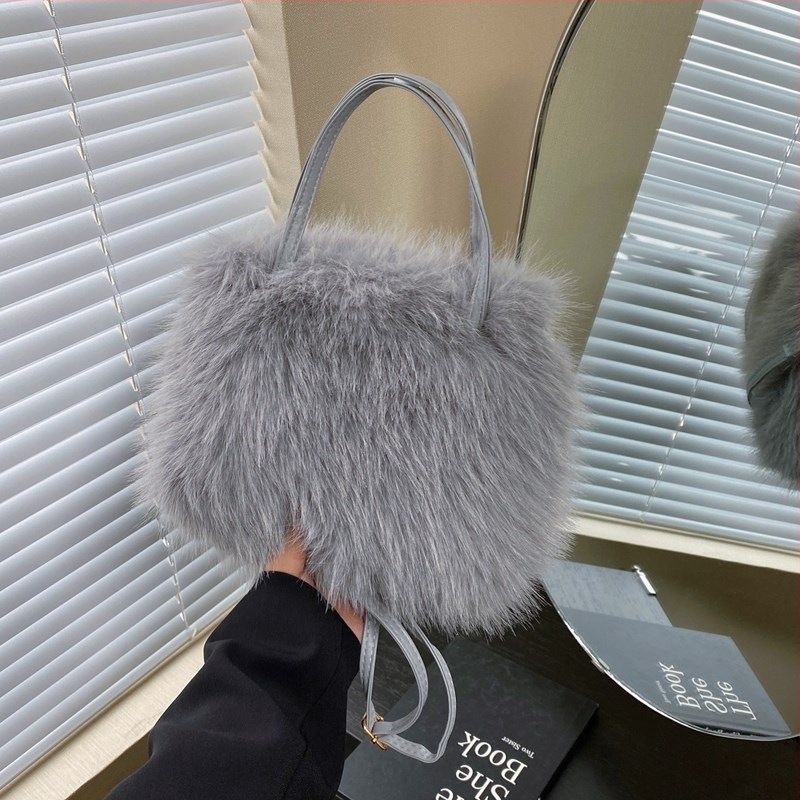 Pliš torba preko ramena u obliku vedra, materijal od lambswoola, gradski minimalistički stil, uspravni kvadratni oblik, trodimenzionalna torba