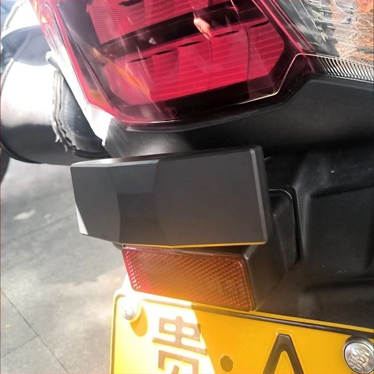 Sustav za praćenje mrtvog kuta na motociklu uz pomoć promjene trake, 4-kanalni radar i digitalni zaslon