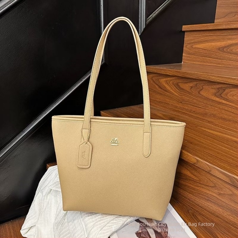 Ženska Tote torba — PU materijal, horizontalni kvadratni oblik, zatvaranje na zip, poliester podstava, unutarnji džepovi: skriveni džep sa zatvaračem, džep za mobitel, džep za ID