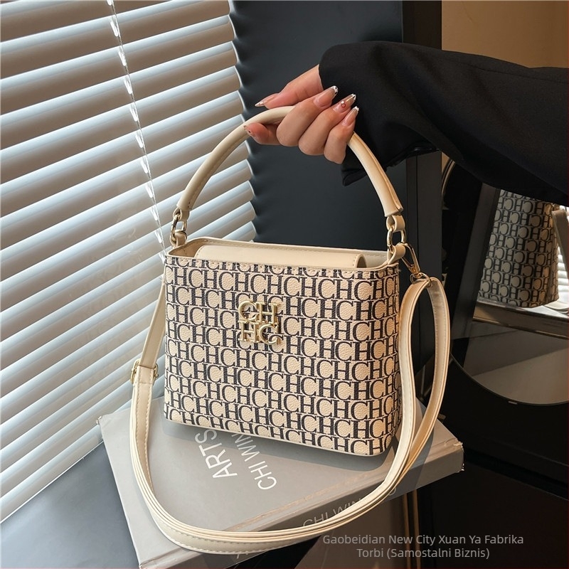 CHHC ženska bucket torbica, 2025, PU koža, velika kapacitet bucket oblika s kapom, zatvaranje na zip, unutarnja podstava od sintetičke kože, unutarnji laminirani džep s zipom