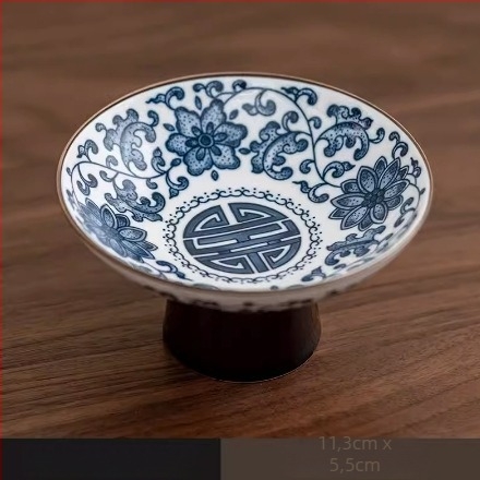 Porcelanski tanjur za voće, kineskog stila, s visokom nogom, dekoracija ispod glazure, Zhuo Zhong