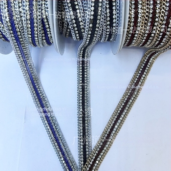 Ručni rhinestone lanac s ljepilom mrežom dijamanata – Totem uzorak, srednja veličina, proljeće 2025, modni dodatak za vjenčanicu, cipele, torbe i odjeću