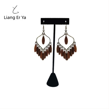 Metalni stalak za nakit s trodimenzijskim dizajnom, flocking završetkom, set od tri veličine u kutiji