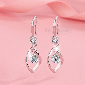 Rotirajuće naušnice s kukicom, bakrena osnova, kapkast oblik, pozlaćeni umjetni kamenčići, elektroplatiranje, jednostavan ženski stil