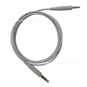 Audio kabel 3,5 mm na 2,5 mm za BOSE 700, QC45, QC35, QC25, SoundTrue, SoundLink, OE2 — zlatno pokriće, visokou čisto OFC bakreno jezgro, TPE omot